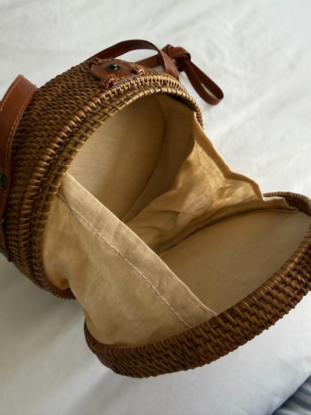 Free People Hartwood House "Sol" Woven Round Straw Camel Brown Crossbody Bag - Picture 10 of 12